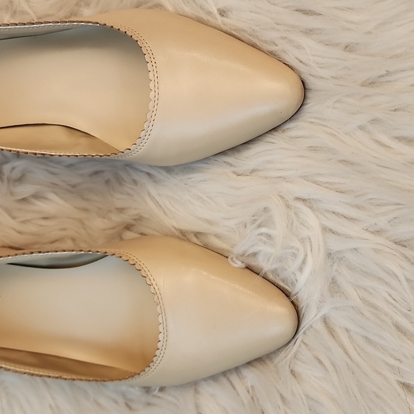 Lauren Ralph Lauren Scalloped Edge Shoes, Size 10B - Picture 5 of 9